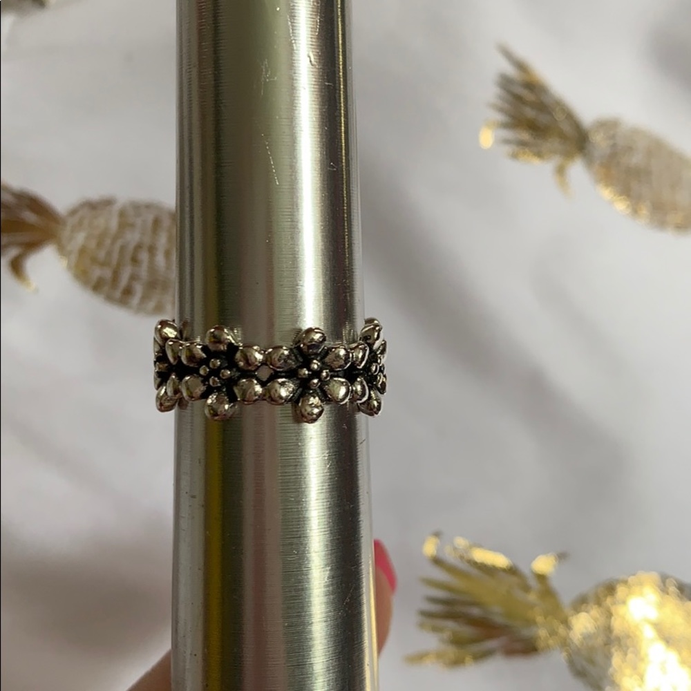 New stainless steel women’s ring 6.5 floral